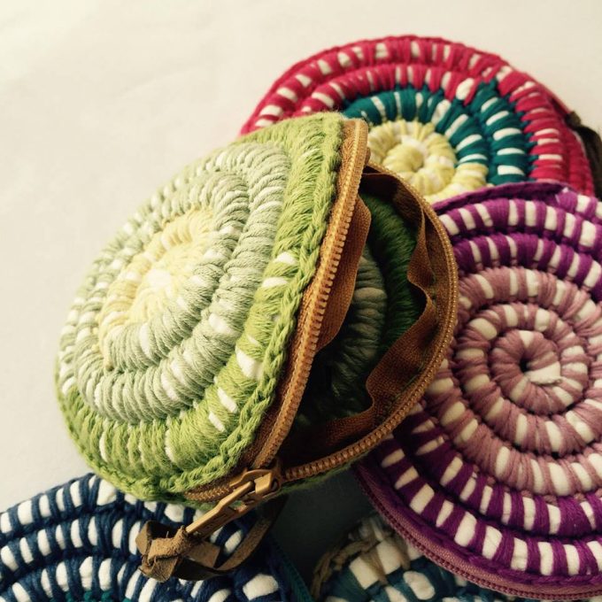 La mama les ven artesanía Sant Feliu de Guixols