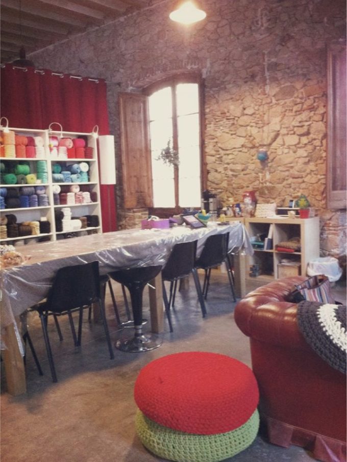 La mama les ven artesanía Sant Feliu de Guixols