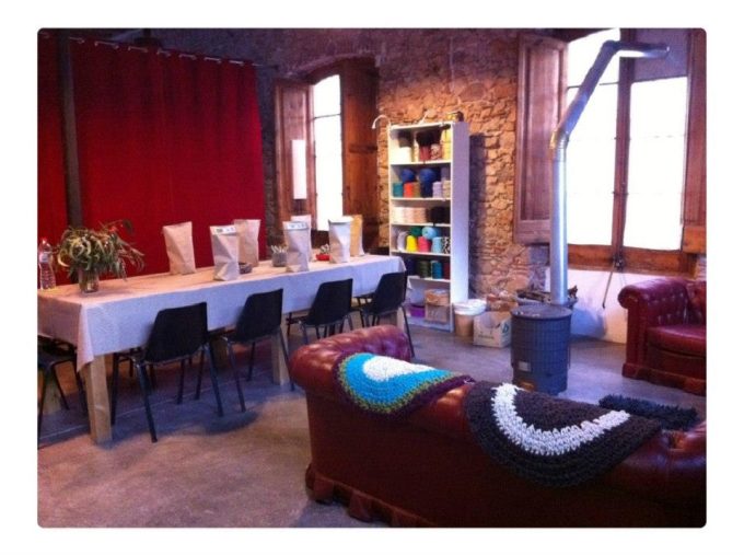 La mama les ven artesanía Sant Feliu de Guixols