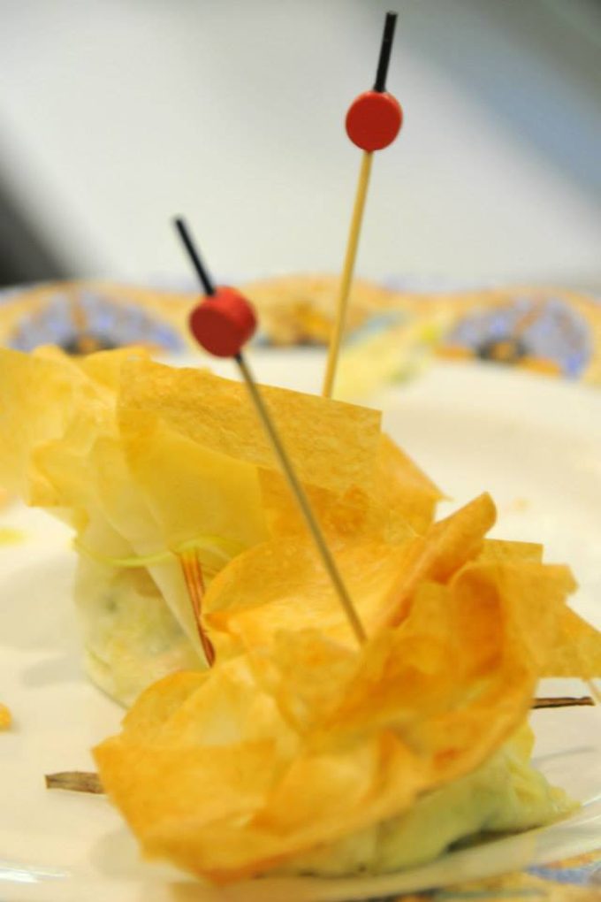 Bar restaurant Nou Coro Sant Feliu tapas, menú diario y pinchos saquito de pasta brie con gambas