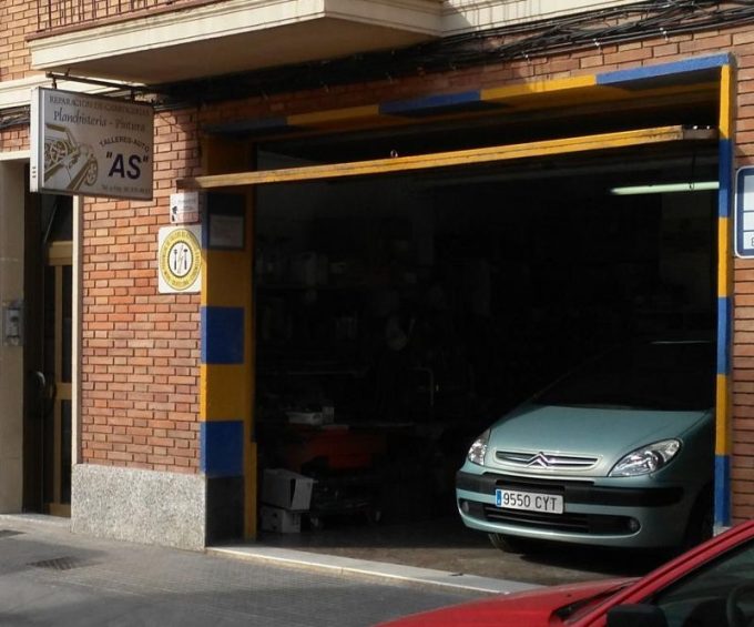 guia33-cornella-automocion-plancha-pintura-taller-auto-as-cornella-14383.jpg