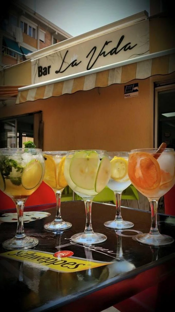 guia33-cornella-bar-de-tapas-frankfurt-bar-la-vida-cornella-15494.jpg
