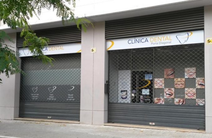 guia33-cornella-clinica-dental-clinica-dental-porta-diagonal-cornella-16646.jpg