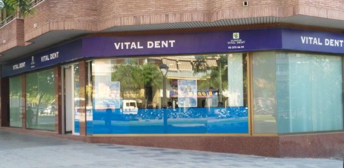 guia33-cornella-clinica-dental-vitaldent-ctra-d-esplugues-cornella-15411.jpg
