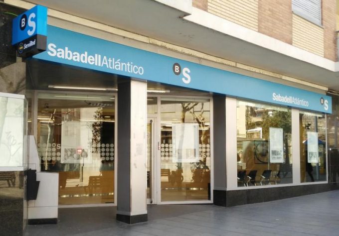 guia33-cornella-entidades-financieras-banco-sabadell-anselm-clave-4-cornella-13790.jpg