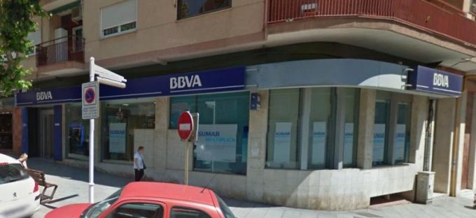guia33-cornella-entidades-financieras-bbva-r-anselm-clave-49-cornella-20033.jpg