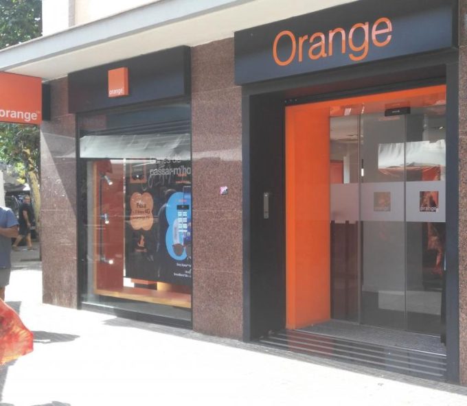 guia33-cornella-telefonia-orange-sant-ildelfons-cornella-15678.jpg