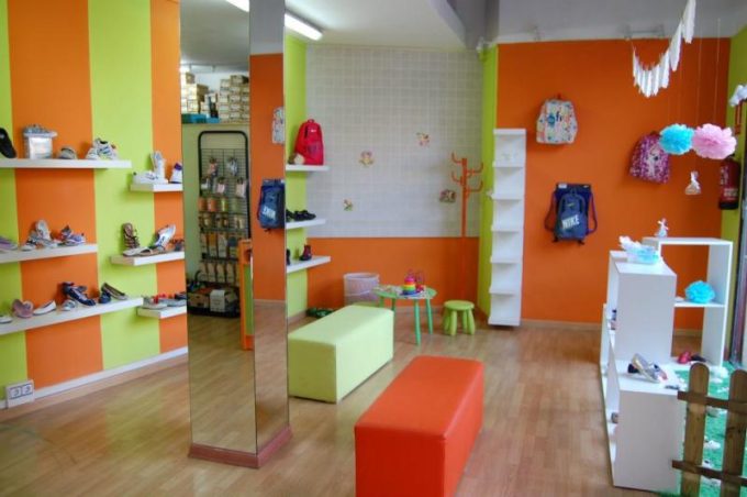 guia33-cornella-zapateria-infantil-sabatetes-nuria-cornella-13862.jpg
