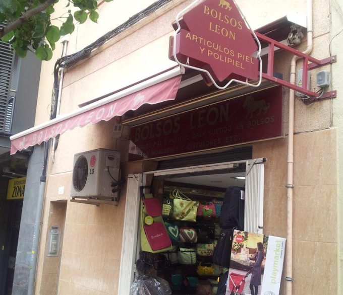 guia33-esplugues-de-llobregat-bolsos-y-complementos-bolsos-leon-7882.jpg