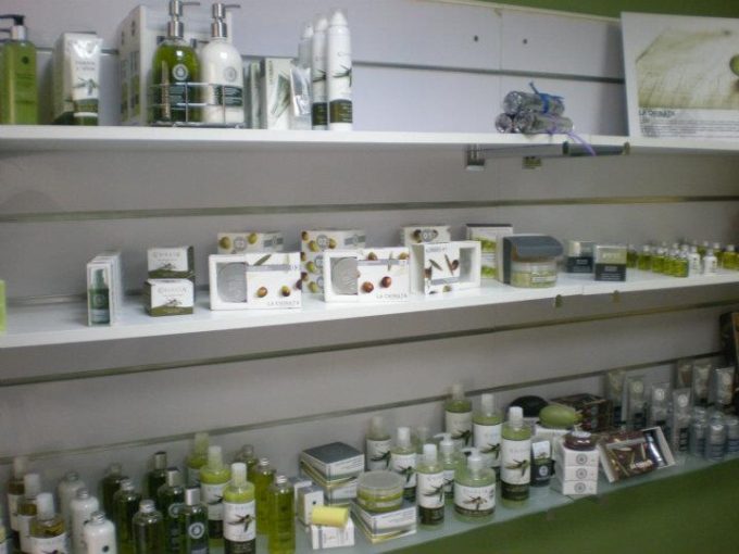 guia33-hospitalet-de-llobregat-cosmetica-natural-bio-ambientacio-la-creme-de-la-creme-l-hospitalet-22955.jpg