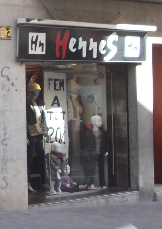 guia33-molins-de-rei-moda-bebe-infantil-y-juvenil-hennes-moda-12184.jpg