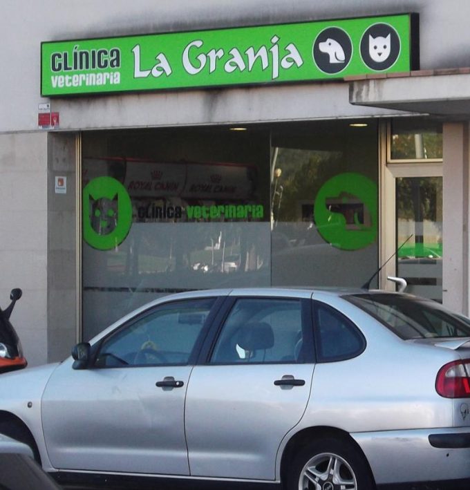 guia33-molins-de-rei-peluqueria-canina-clinica-veterinaria-la-granja-11427.jpg