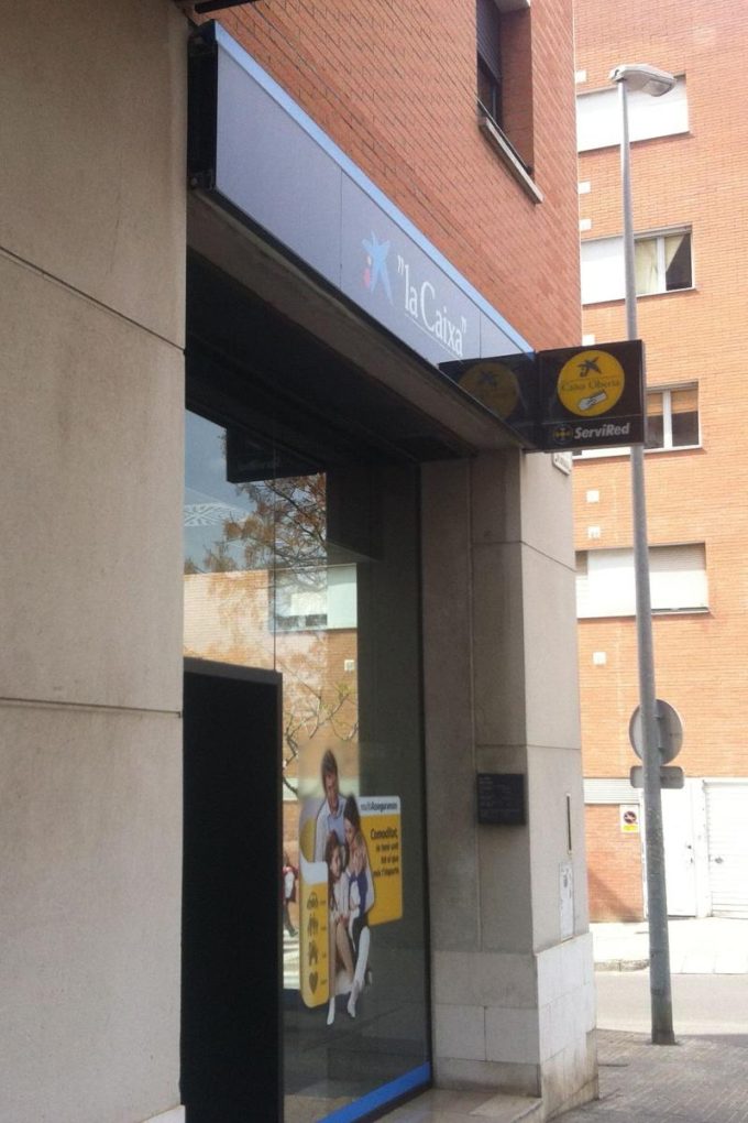 guia33-sant-feliu-de-llobregat-entidades-financieras-oficina-3797-de-la-caixa-7185.jpg