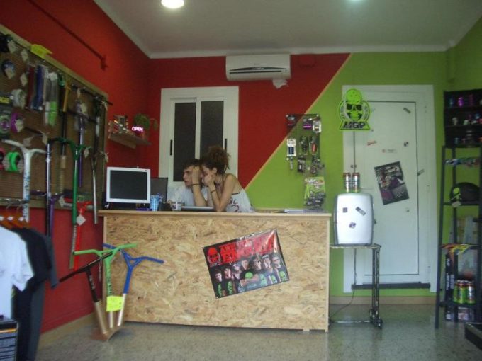 guia33-sant-feliu-de-llobregat-skateshop-asfaltxtrem-8152.jpg