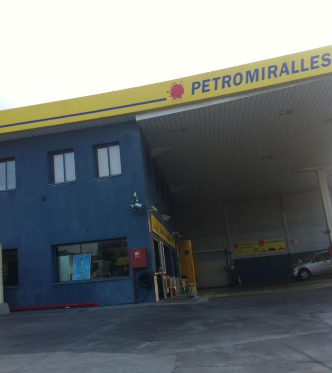 guia33-sant-vicenc-dels-horts-gasolinera-gasolinera-petromiralles-7604.jpg